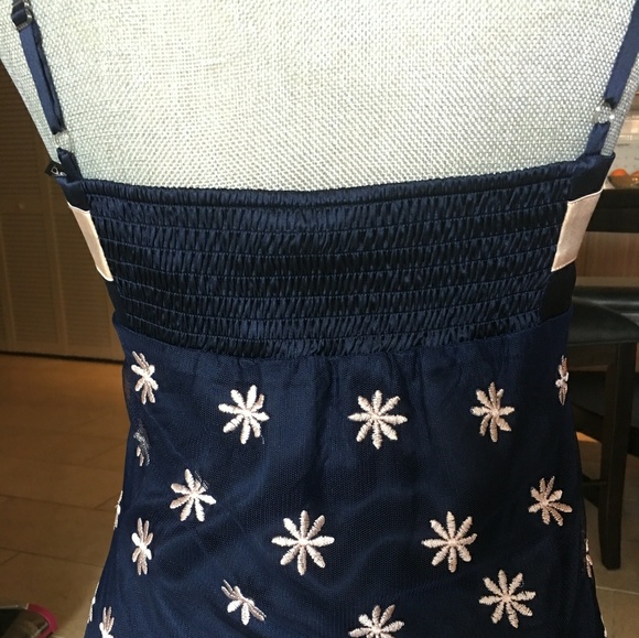 BEBE EMBROIDERED CAMI - Picture 4 of 7